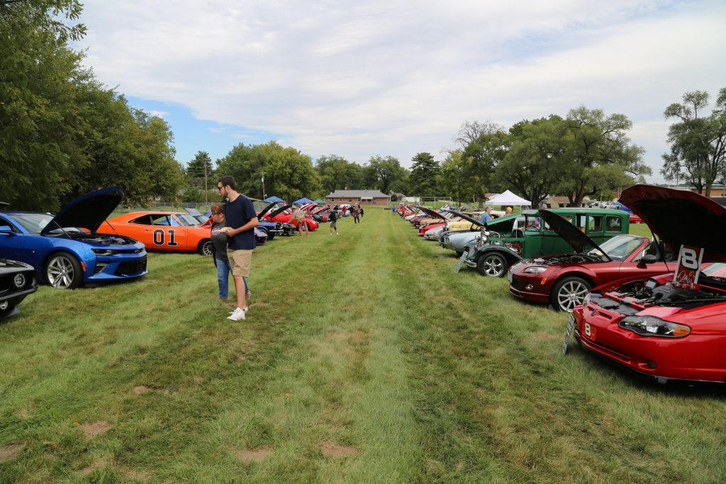 The IAM Midwest Territory’s 2018 “Rides for Guides” Classic Auto Show brought an impressive lineup of wheels and engines – over a hundred cars, to be exact – to IAM District 837 in Hazelwood, MO, raising over $8.5k for Guide Dogs of America.